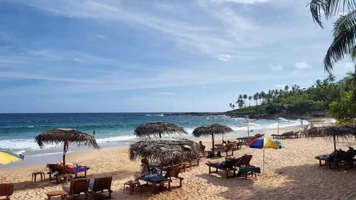 Deshan Homestay & Restaurant Tangalle Exterior photo