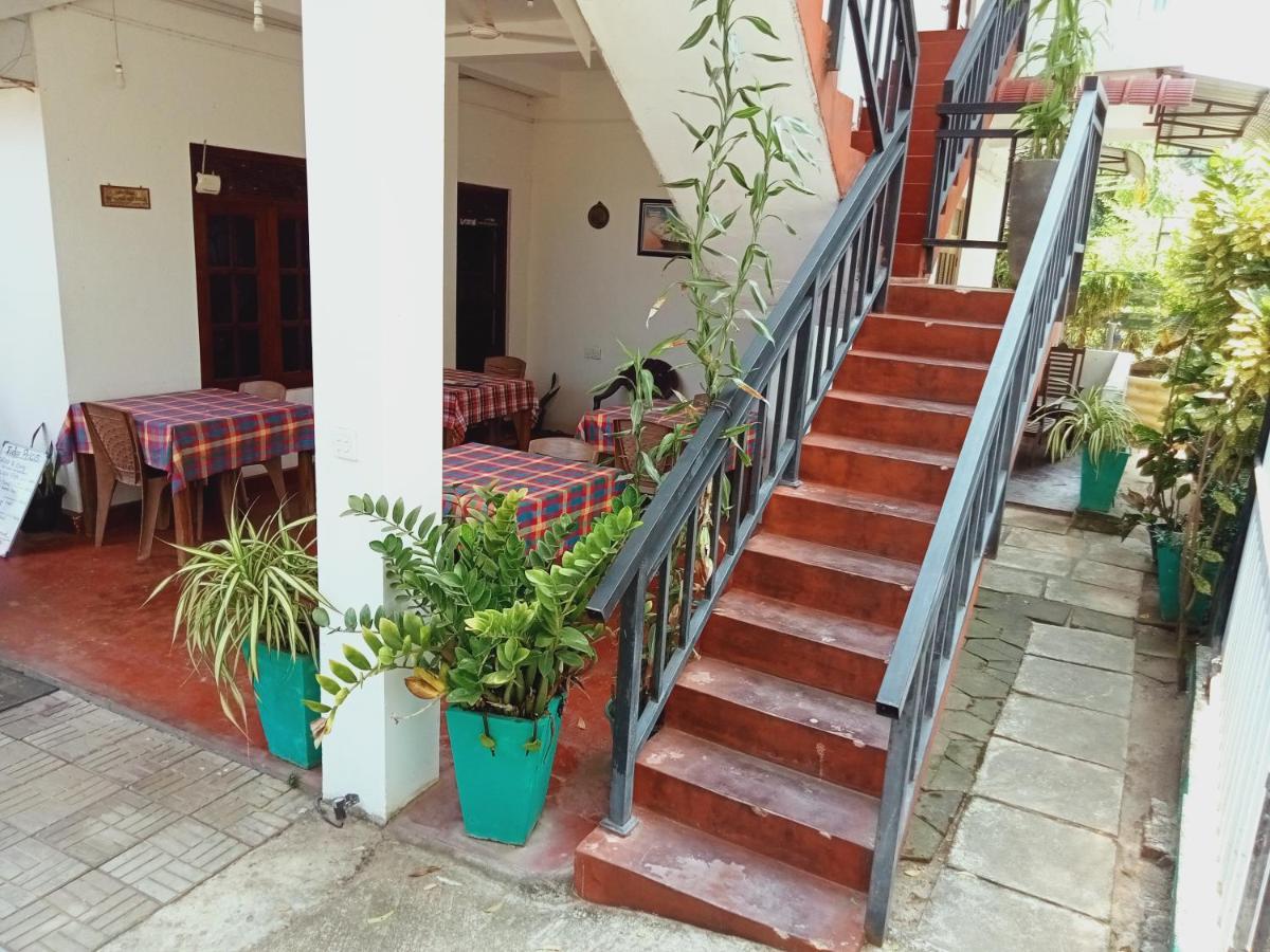 Deshan Homestay & Restaurant Tangalle Exterior photo