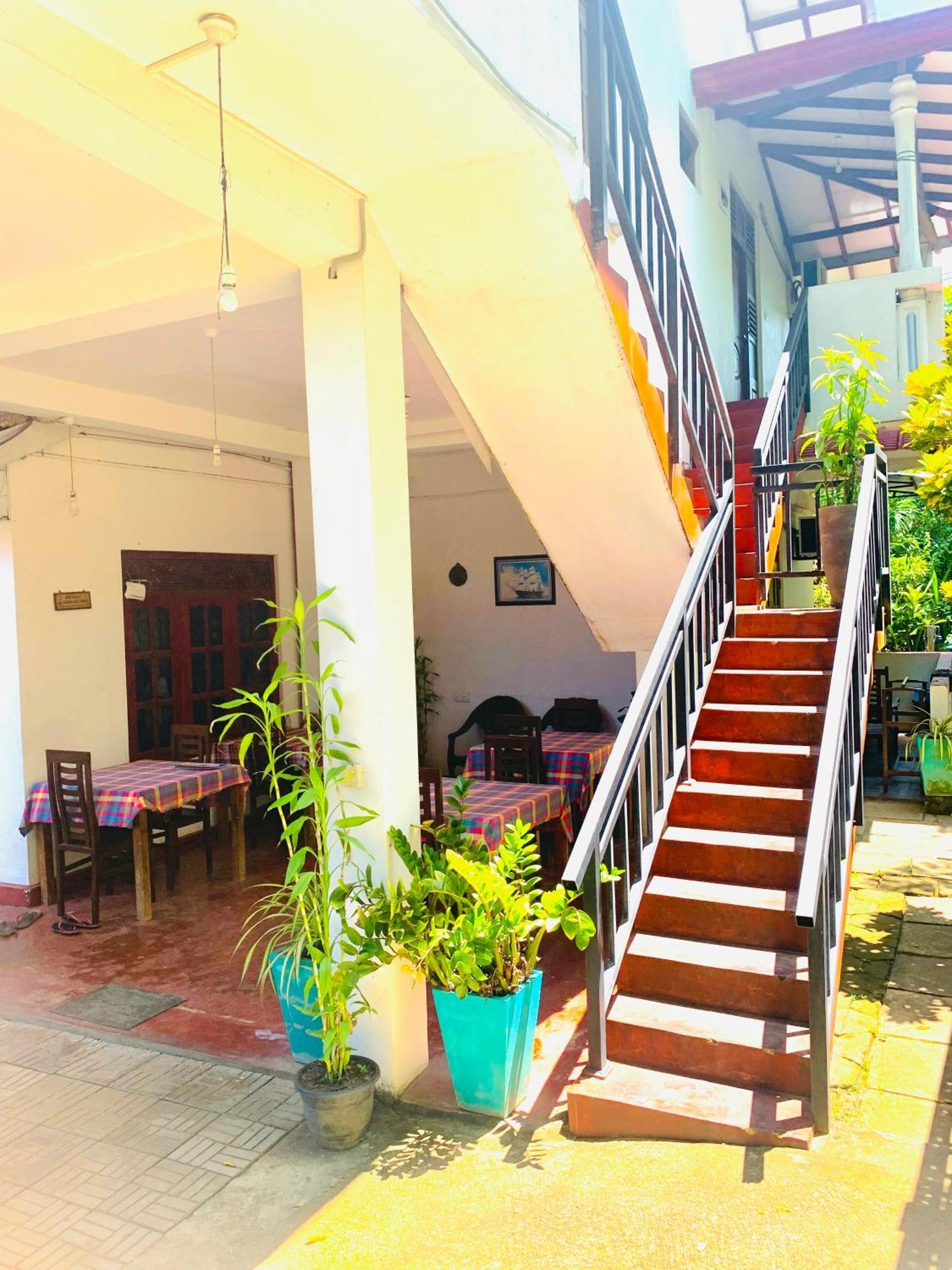 Deshan Homestay & Restaurant Tangalle Exterior photo